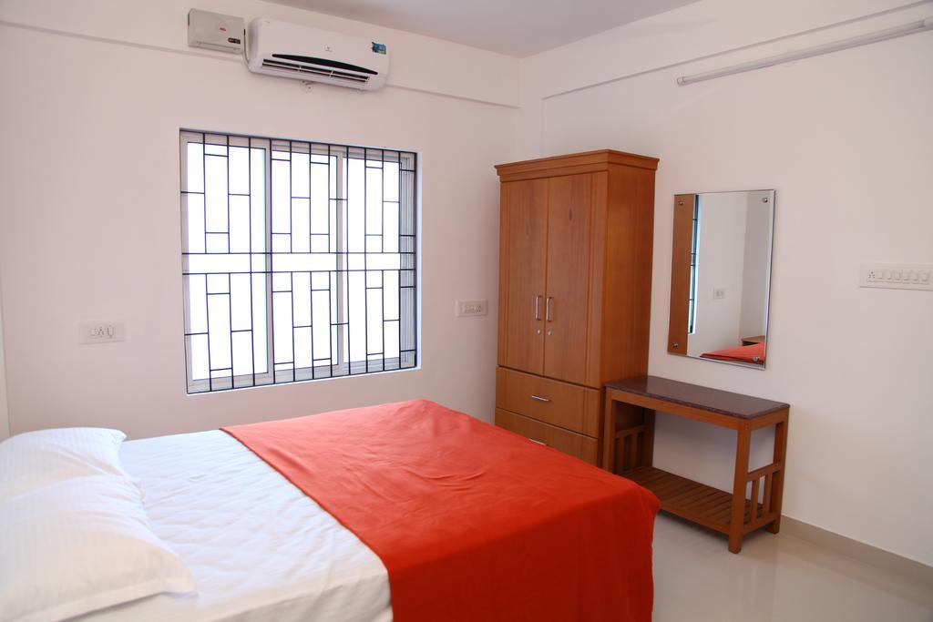 Phils' Residency & Banquets Hotel Kochi Kültér fotó