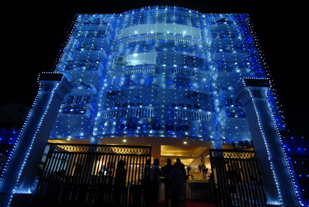 Phils' Residency & Banquets Hotel Kochi Kültér fotó