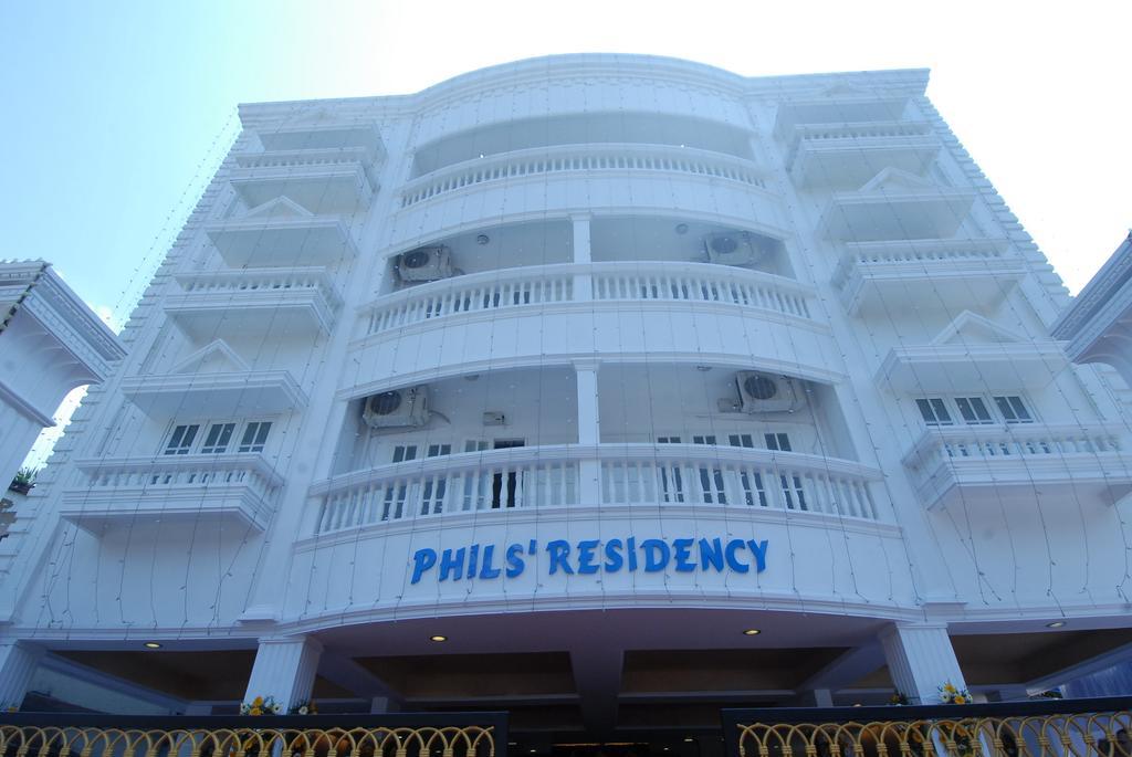 Phils' Residency & Banquets Hotel Kochi Kültér fotó