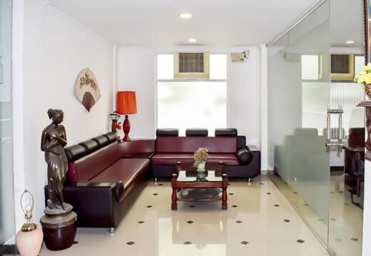 Phils' Residency & Banquets Hotel Kochi Kültér fotó